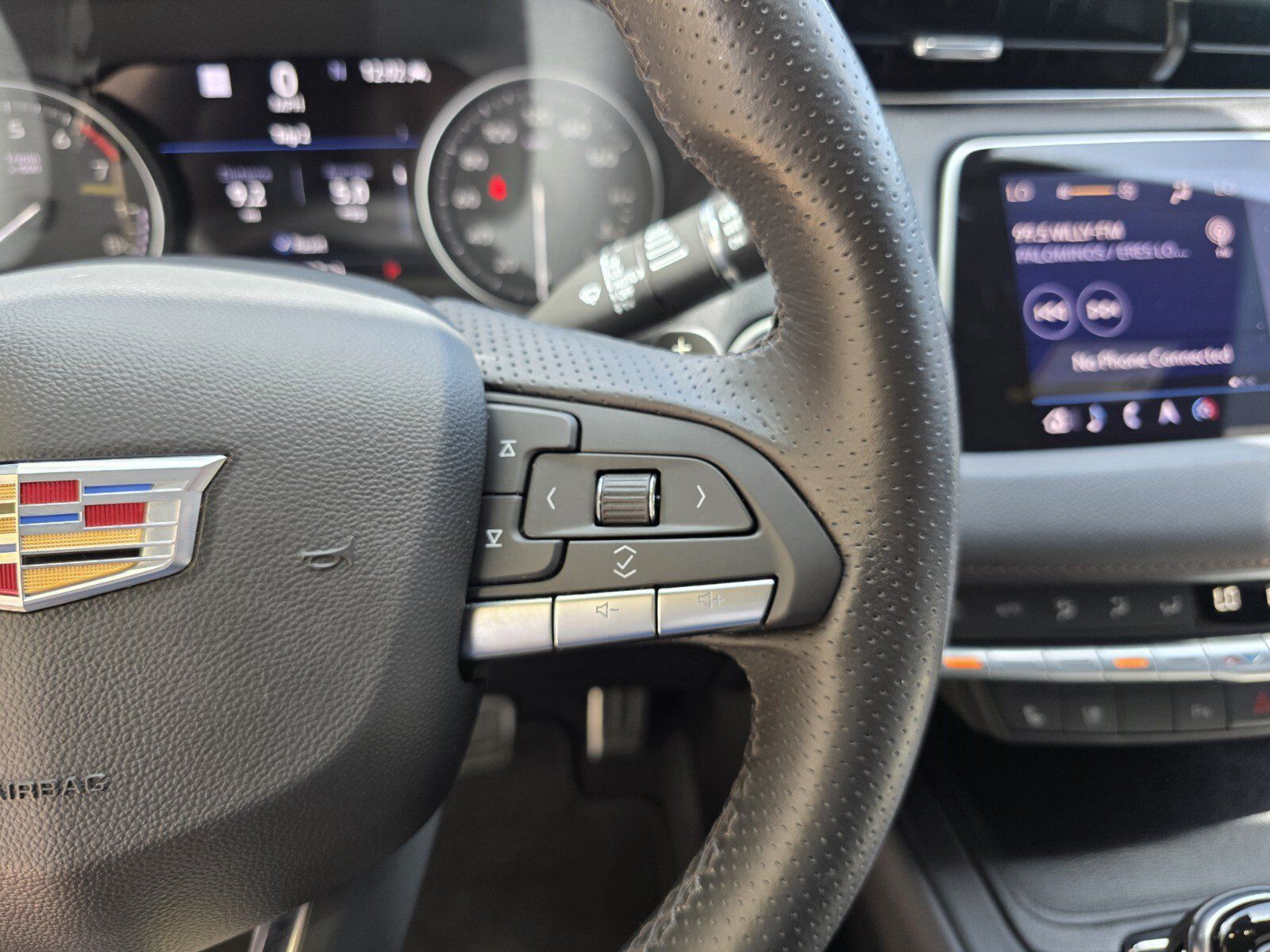 Used 2022 Cadillac XT4 Sport w/ LPO, ONYX Package FWD image 20