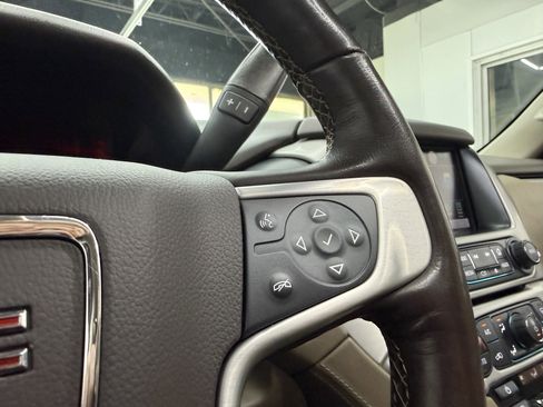 Used 2018 GMC Yukon SLT w/ Premium Edition AWD/4WD image 15