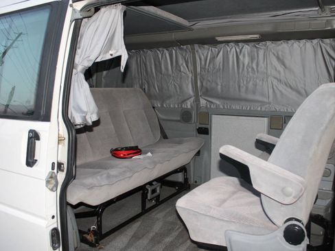 Used 1993 Volkswagen Eurovan MV FWD image 22