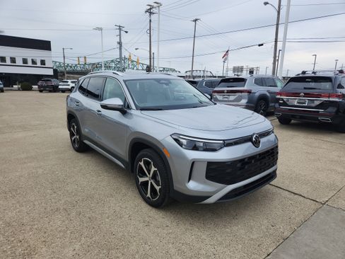 New 2026 Volkswagen Tiguan SE image 7