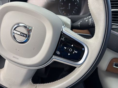 Used 2022 Volvo XC90 T6 Momentum w/ Advanced Package image 24
