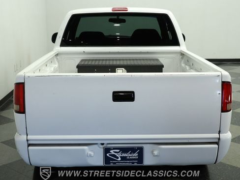 Used 1995 Chevrolet S10 Pickup LS image 8