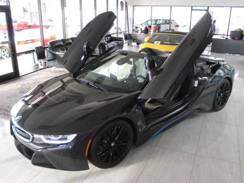 Used 2019 BMW i8 Roadster AWD/4WD image 2