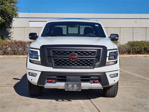Used 2024 Nissan Titan PRO-4X w/ Pro-4x Convenience Package image 2