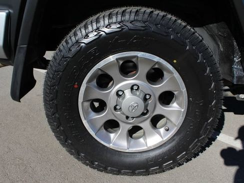 Used 2011 Toyota FJ Cruiser 4WD w/ Upgrade Pkg image 10
