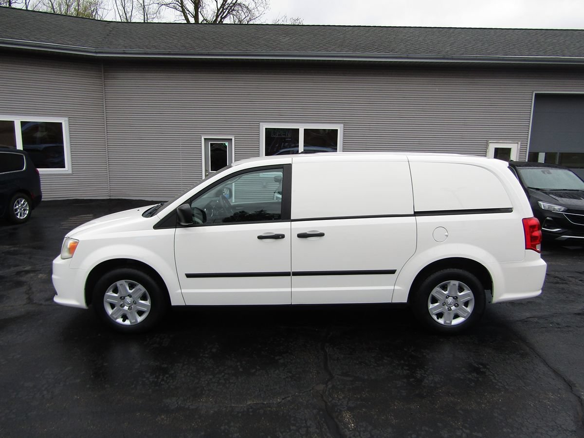 Used 2013 RAM C/V Tradesman FWD image 2