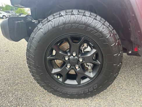 Used 2020 Jeep Wrangler Sport AWD/4WD image 32