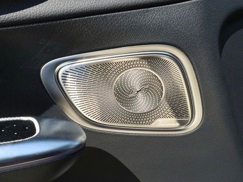 Used 2025 Mercedes-Benz GLC 300 4MATIC image 23