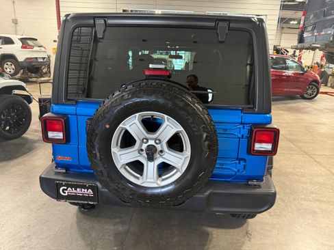 Used 2022 Jeep Wrangler Unlimited Sport w/ Cold Weather Group AWD/4WD image 29