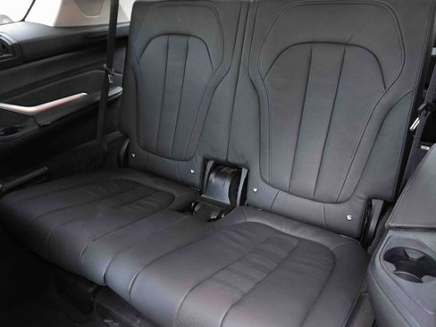 Used 2020 BMW X7 xDrive40i w/ Premium Package image 36