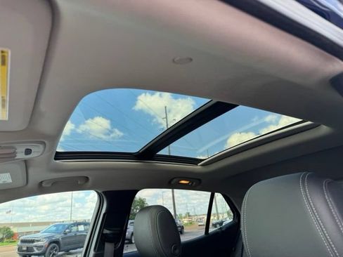 Used 2023 Buick Encore GX Essence w/ Experience Buick Package FWD image 16