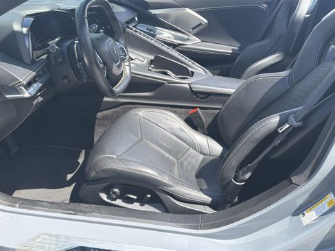 Used 2025 Chevrolet Corvette Stingray Premium Conv w/ 3LT RWD image 9