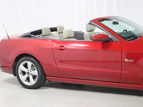 Used 2013 Ford Mustang GT w/ Security Pkg RWD image 4