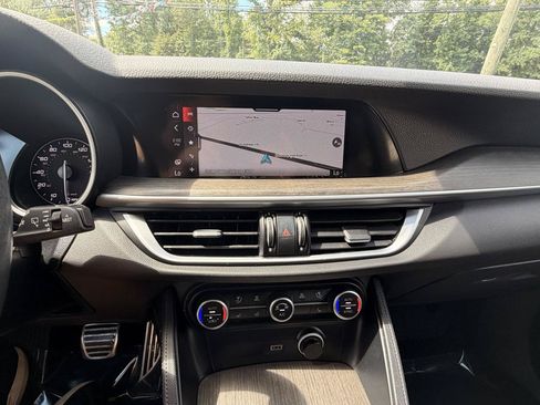 Used 2022 Alfa Romeo Stelvio Ti AWD/4WD image 37