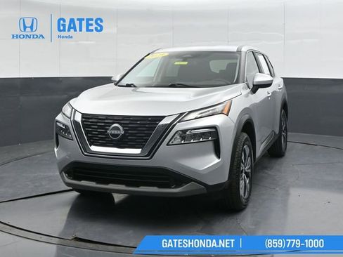 Used 2023 Nissan Rogue SV image 6
