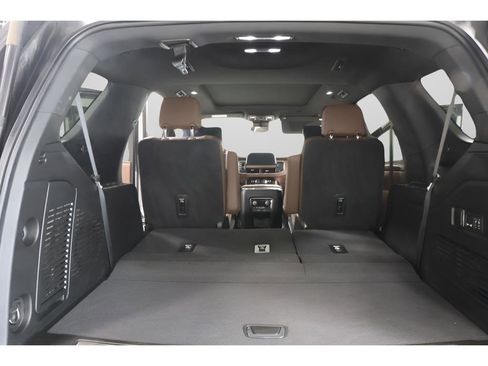 Used 2024 Chevrolet Tahoe High Country w/ Advanced Technology Package AWD/4WD image 31