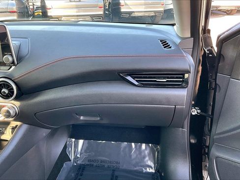 Used 2025 Nissan Sentra SR FWD image 14