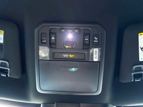 Used 2025 Toyota Sequoia Platinum image 41