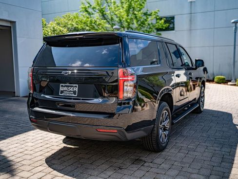 Used 2024 Chevrolet Suburban Z71 w/ Luxury Package AWD/4WD image 5
