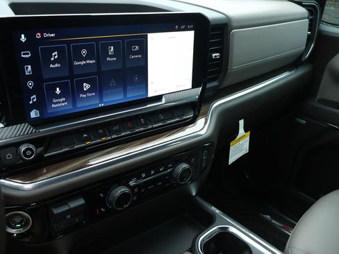 Used 2024 Chevrolet Silverado 1500 LT Trail Boss w/ Convenience Package II AWD/4WD image 18