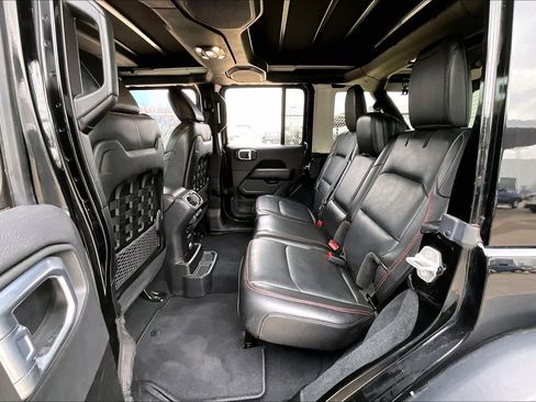 Used 2022 Jeep Wrangler Unlimited Rubicon w/ Cold Weather Group image 19