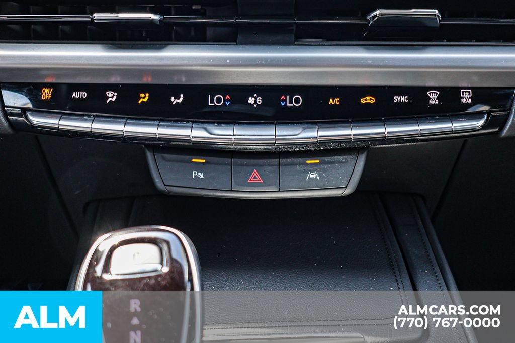 Used 2025 Cadillac XT4 Premium Luxury FWD image 39