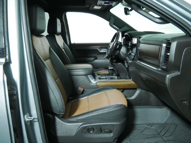 Used 2024 Chevrolet Silverado 1500 High Country AWD/4WD image 13