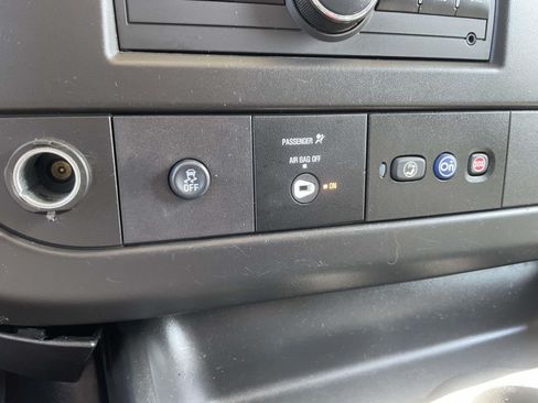 Used 2019 Chevrolet Express 2500 w/ Driver Convenience Package RWD image 22