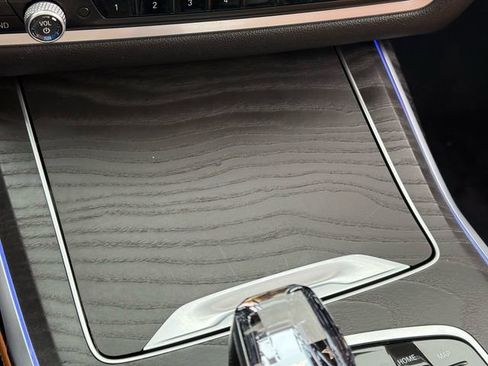 Used 2020 BMW X7 xDrive40i w/ Cold Weather Package image 25