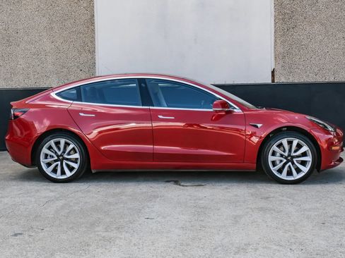 Used 2018 Tesla Model 3 Long Range RWD image 7