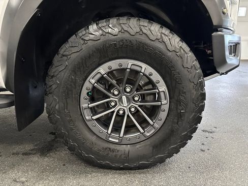 Used 2020 Ford F150 Raptor w/ Equipment Group 802A Luxury AWD/4WD image 16