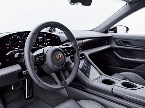 Used 2022 Porsche Taycan GTS AWD/4WD image 2