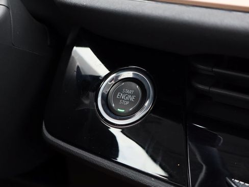 Certified 2025 Buick Envision Sport Touring AWD/4WD image 18