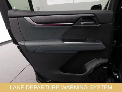 Used 2025 GMC Acadia AT4 w/ LPO, Floor Liner Package image 29