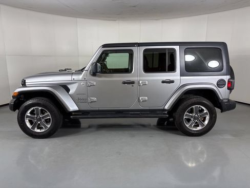 Used 2021 Jeep Wrangler Unlimited Sahara AWD/4WD image 5
