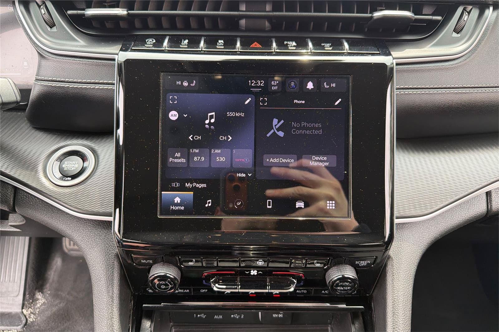 Used 2023 Jeep Grand Cherokee Laredo w/ Luxury Tech Group I AWD/4WD image 13