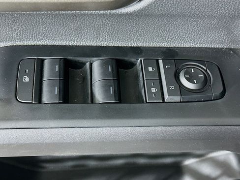 Used 2025 Toyota Tacoma TRD Off-Road image 15