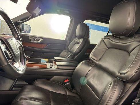 Used 2018 Lincoln Navigator Reserve w/ Technology Package AWD/4WD image 11