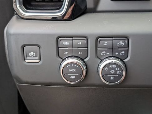 Used 2024 GMC Sierra 2500 Denali w/ Denali Reserve Package AWD/4WD image 27