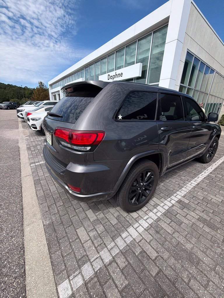 Used 2021 Jeep Grand Cherokee Laredo X RWD image 10
