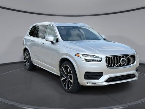Used 2022 Volvo XC90 T6 Momentum w/ Advanced Package AWD/4WD image 12