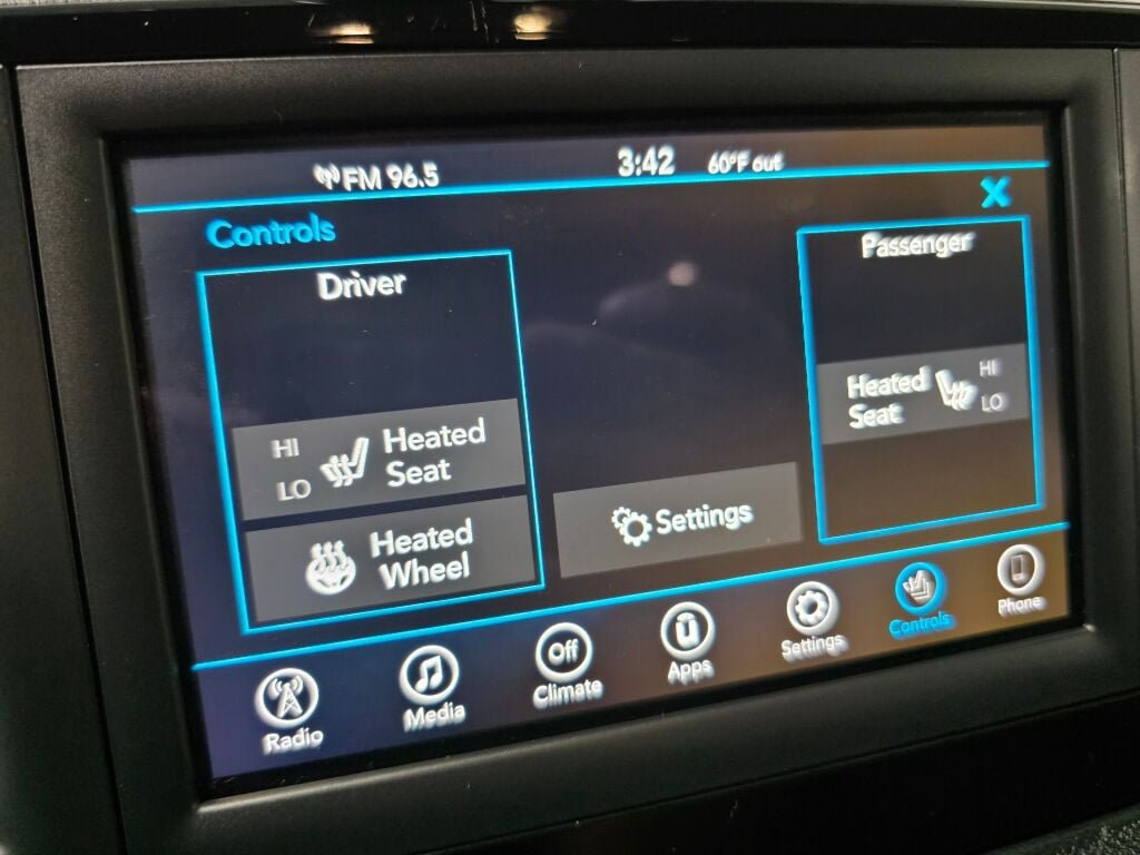Used 2020 Chrysler Pacifica Touring-L FWD image 15