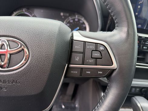 Used 2022 Toyota Highlander Platinum AWD/4WD image 16