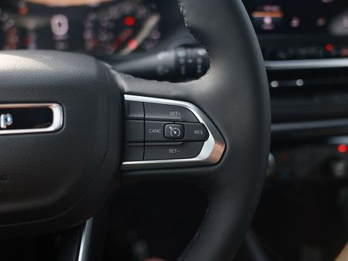 New 2026 Jeep Compass Latitude image 18