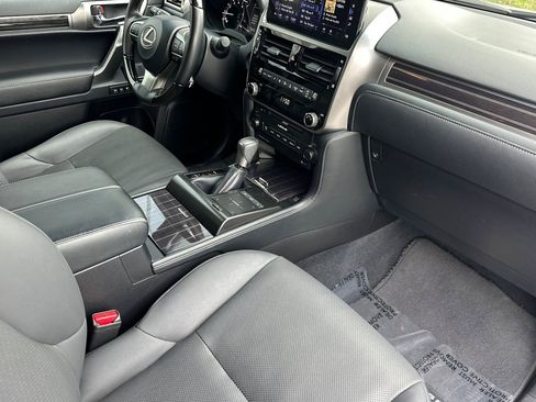 Used 2023 Lexus GX 460 Premium w/ Premium Package image 20