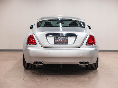 Used 2015 Rolls-Royce Wraith image 24