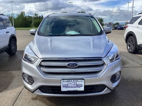 Used 2019 Ford Escape SE FWD image 2