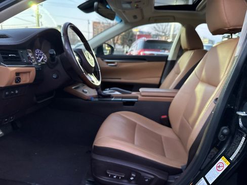 Used 2018 Lexus ES 350 w/ Navigation System Package image 16