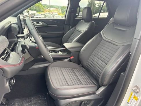 Used 2026 Ford Explorer ST-Line w/ ST-Line Street Pack AWD/4WD image 10