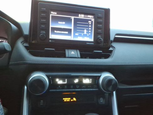 Certified 2021 Toyota RAV4 LE image 15